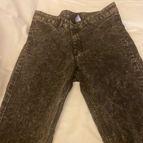 GENTLY WORN H&M black jeans - Picture 1 of 3